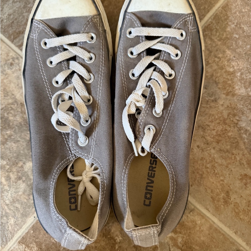 Converse Sneakers in Gray and White